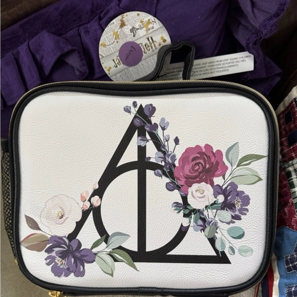 Loungefly White and Black Crossbody Bag with Floral Design - Picture 1 of 2